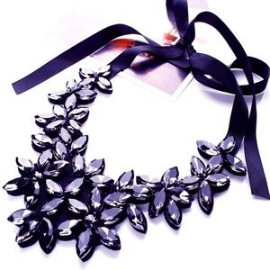 Flower Ribbon Chain Short Black Necklace Bib State